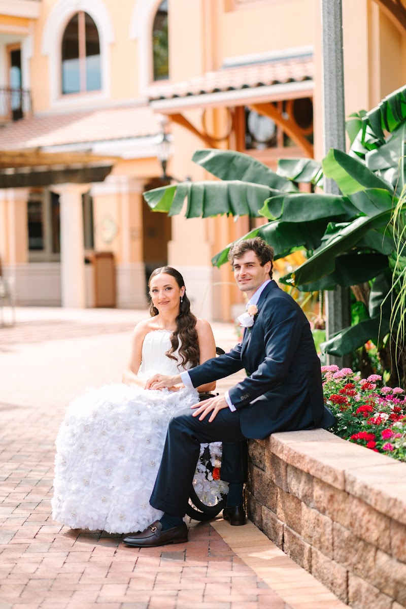 Laura Perez | Jacksonville + St. Augustine FL & Destination Wedding Photographer