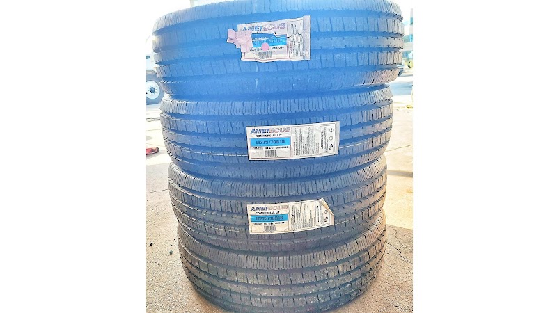 Los Brothers Tires