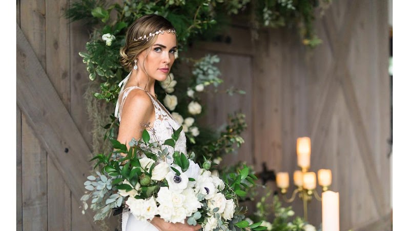 Simply Weddings by Amanda