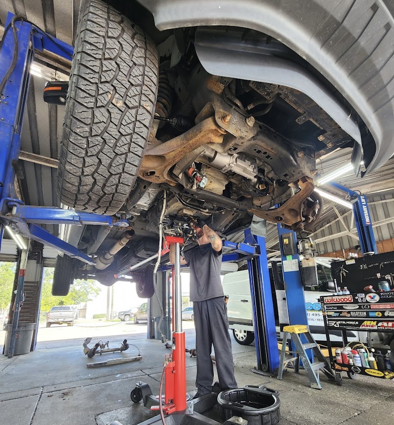 Maxi's Mechanics Auto Repair & Service - San Marco