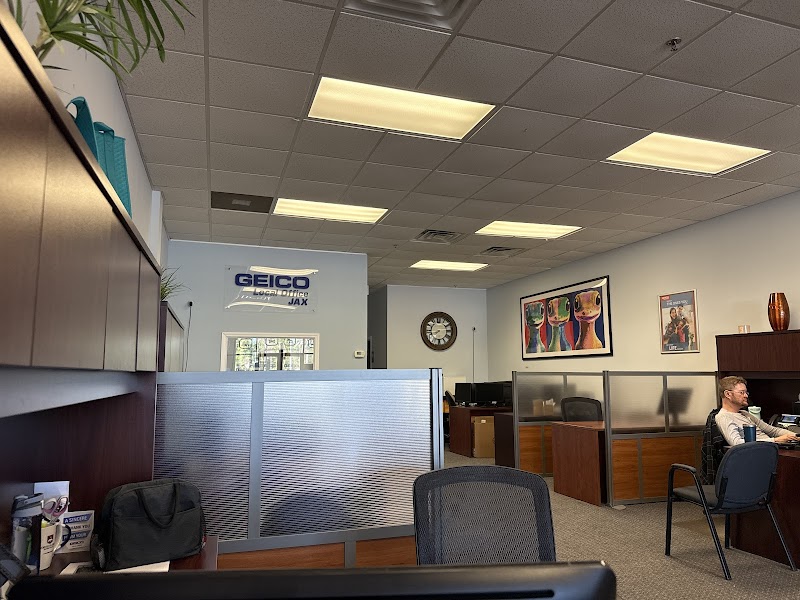 Madeline Nguyen - GEICO Insurance Agent
